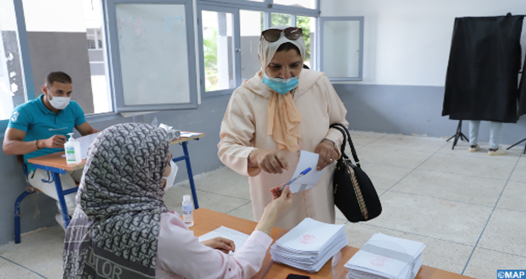 Fès : Affluence des femmes et des jeunes aux bureaux de vote, en respect des mesures sanitaires