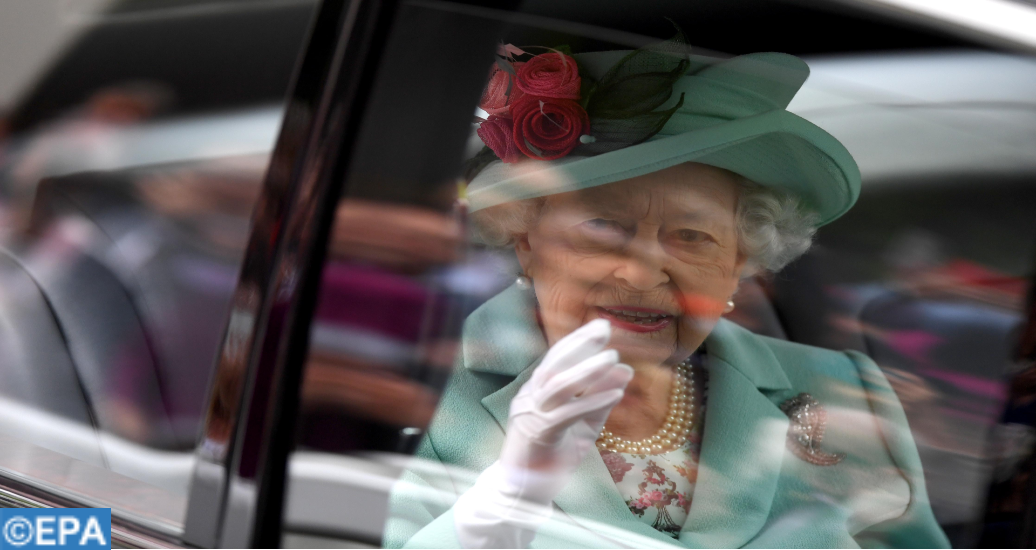 La reine Elizabeth II reprend ses engagements officiels après une courte convalescence