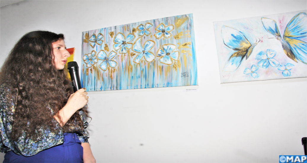La jeune artiste Aïcha Benjelloun expose ses œuvres à l’Institut français d’Oujda