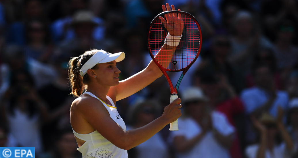 Tournoi de Wimbledon: Elena Rybakina en finale aux dépens de Simona Halep