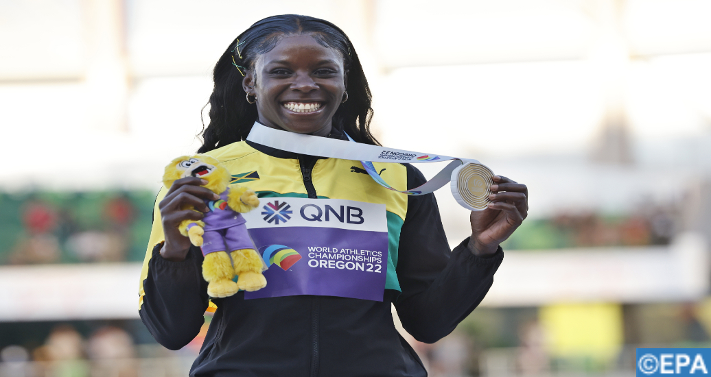 Mondiaux d’athlétisme: la Jamaïcaine Shericka Jackson remporte le 200 m avec le 2e chrono de l’histoire
