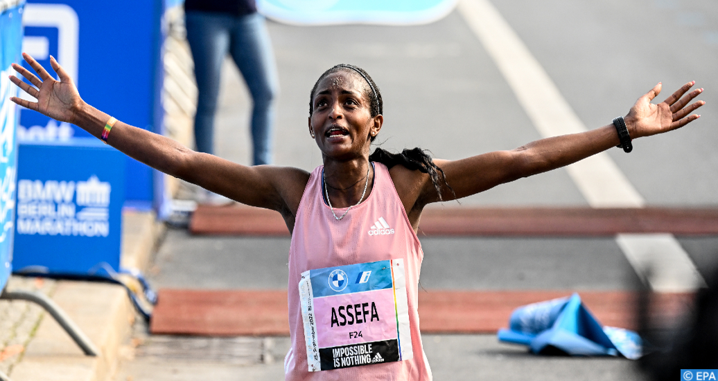 L’Ethiopienne Tigist Assefa gagne le marathon de Berlin