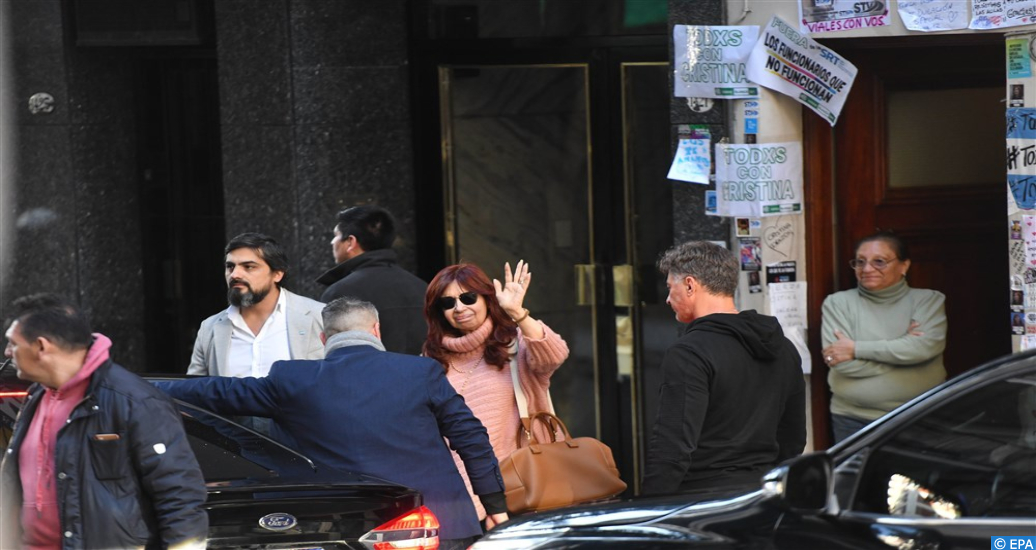 La vice-présidente d’Argentine Cristina Kirchner condamnée à 6 ans de prison pour “fraude”