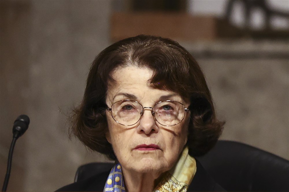 Dianne Feinstein, la doyenne du Sénat américain, met fin à sa carrière politique