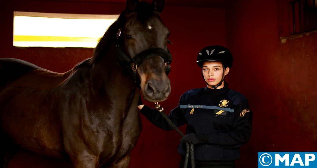 La gendarme Rokaya Boujimane, une jeune cavalière portée par sa passion pour les chevaux