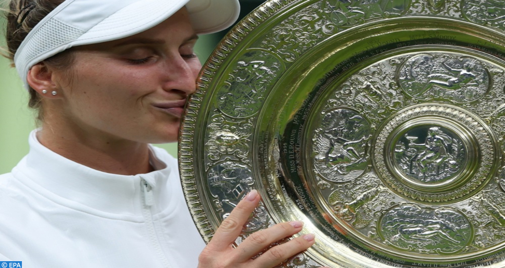 Wimbledon: La Tchèque Vondrousova remporte son premier tournoi du Grand Chelem